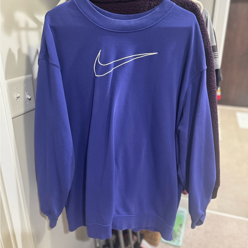 Nike Men's Crewneck in Vibrant Blue